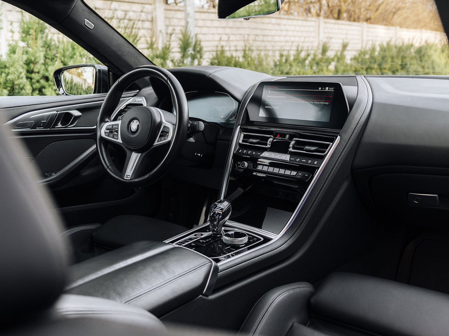 Gdzie wypożyczę samochód w Pabianicach?